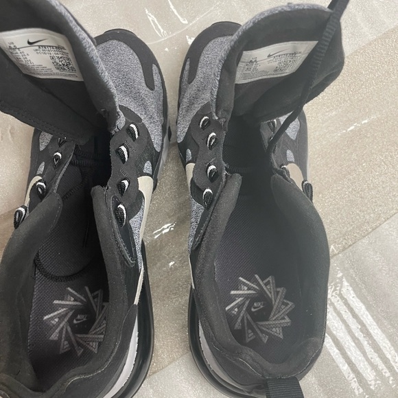 Air Max 270 React ‘black’ - Picture 2 of 3